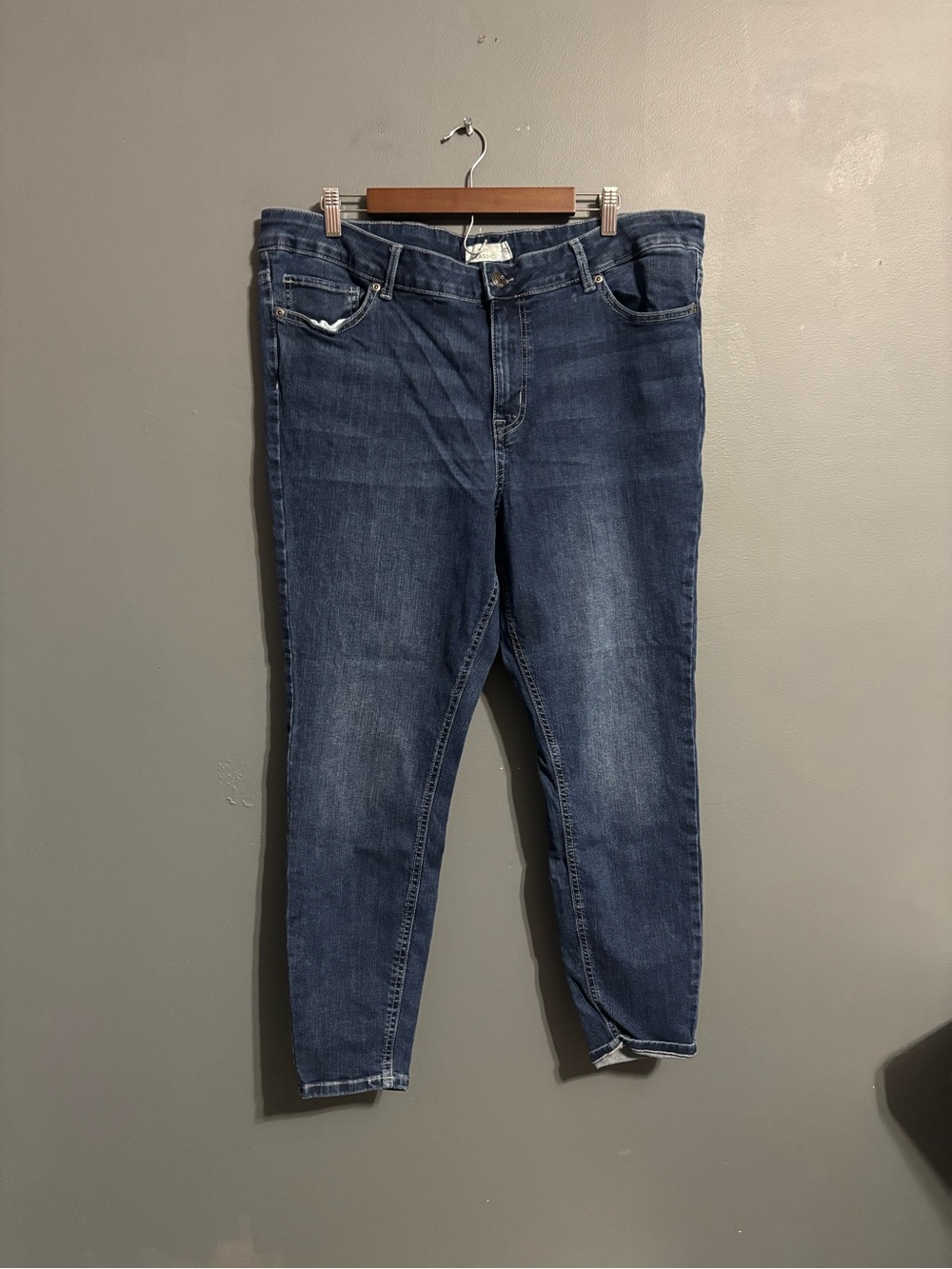 Maurices m jeans dark Wash Mid Rise Classic Skinny Jeans 20W short